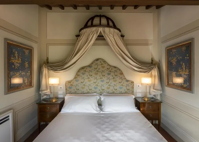 Torre A Cona Wine Estate 酒店 4*