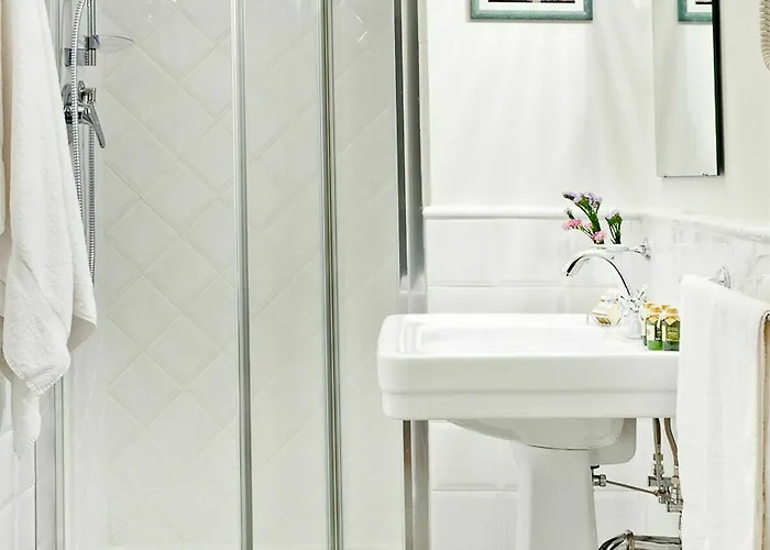 Torre A Cona Wine Estate 酒店 4*